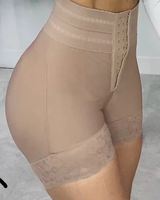 High-waisted Two-layer Lace Paneled Hip-lifting Shorts